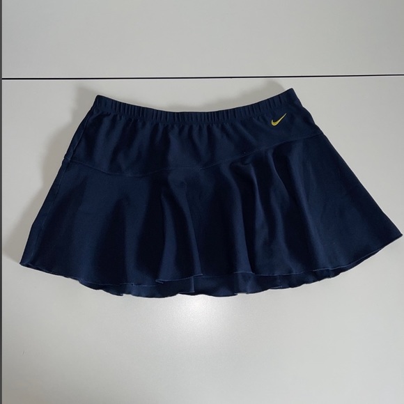Nike Dresses & Skirts - Nike mini skirt size medium